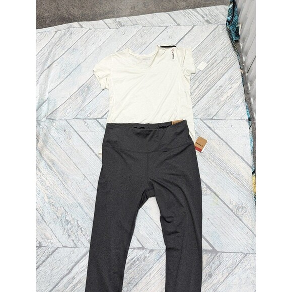 Reebok NWT XL White Active Tshirt and 1X Grey Skinny High Rise Leggings - Picture 9 of 10